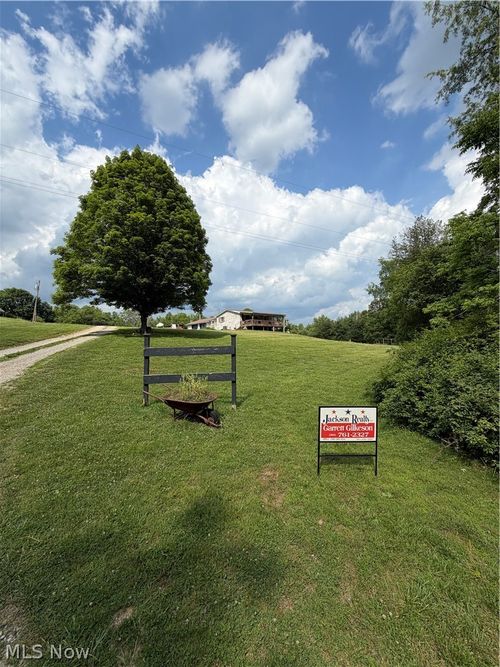 172 Wigal Rd, Belleville, WV, 26133-8340 | Card Image