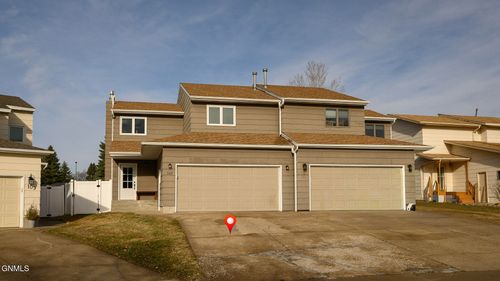 107 E Brandon Dr, Bismarck, ND, 58503-0330 | Card Image