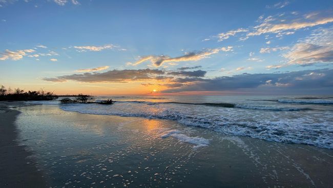 di water beach | Image 4