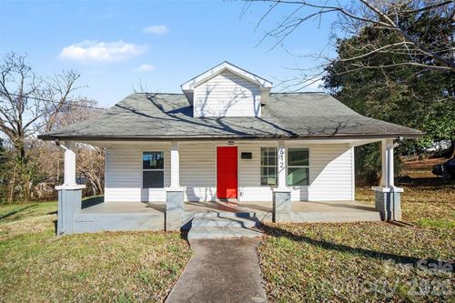 612 E E St, Newton, NC, 28658-2434 | Card Image