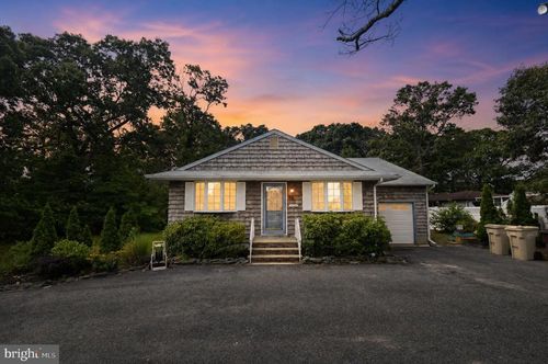 28 Cedar St, Bayville, NJ, 08721-1009 | Card Image