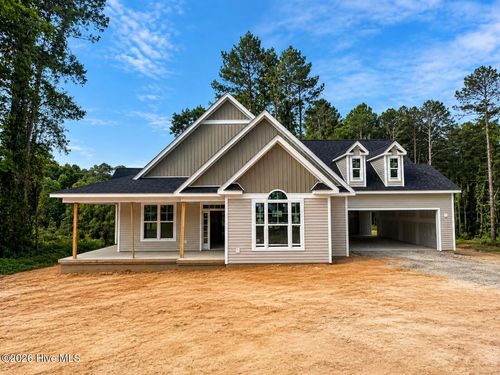 695 Sunset Dr, Carthage, NC, 28327-9833 | Card Image