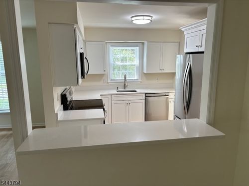 87 Junco Ct, Three Bridges, NJ, 08887-2104 | Card Image