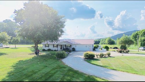 3075 E Ky 8, Vanceburg, KY, 41179-7783 | Card Image