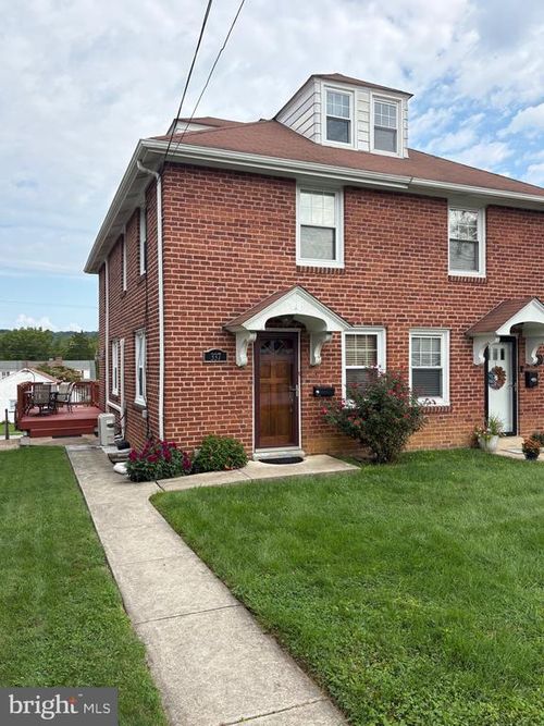 337 W Pennsylvania Ave, DOWNINGTOWN, PA, 19335-2522 | Card Image