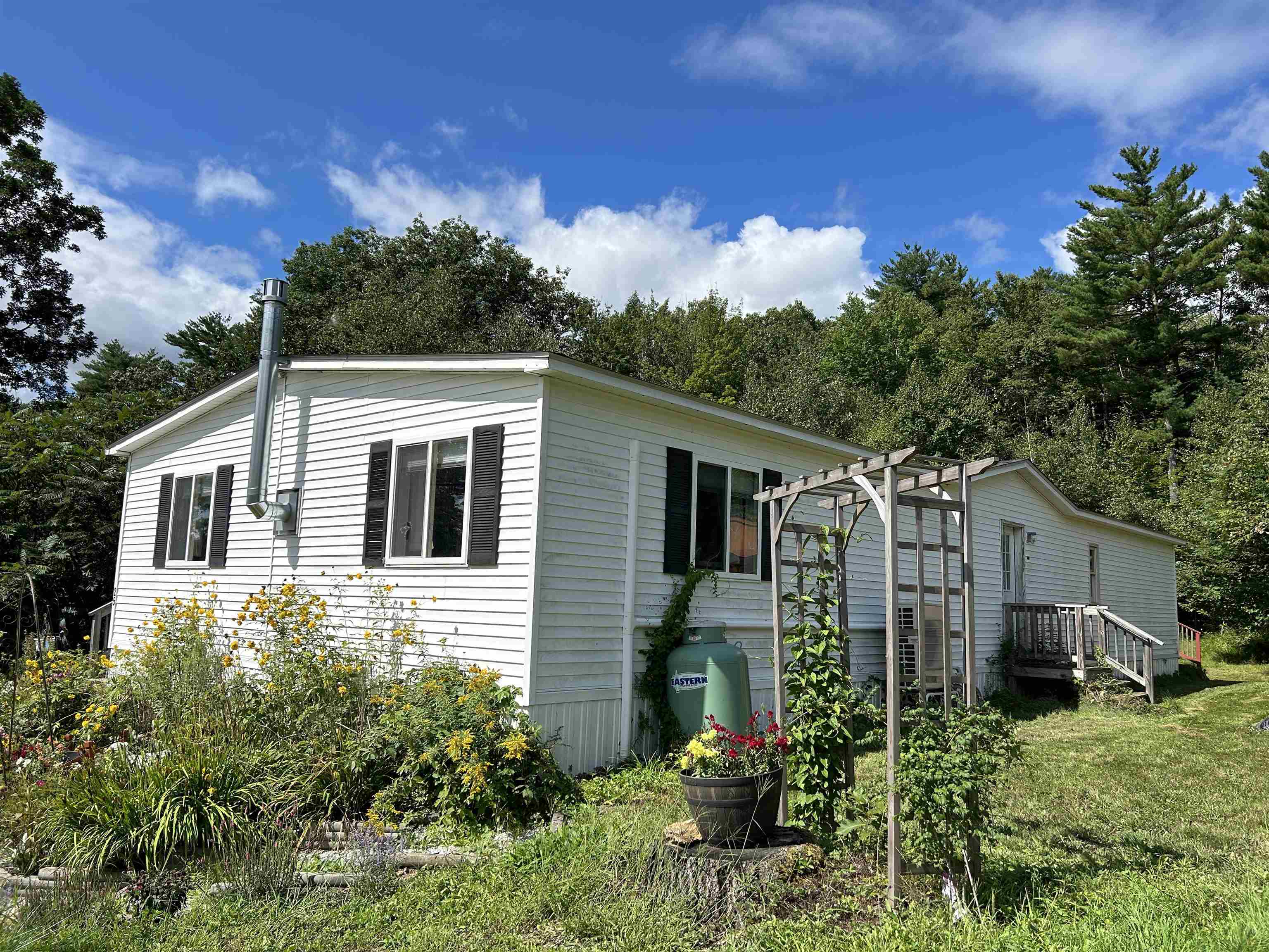 Tonka St, Rochester, NH 03867