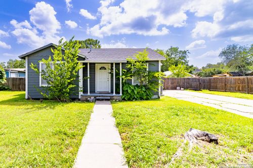 803 N Buchanan St, Beeville, TX, 78102-4014 | Card Image