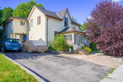 93 John St E, Bradford, ON, L3Z1G3 | Card Image