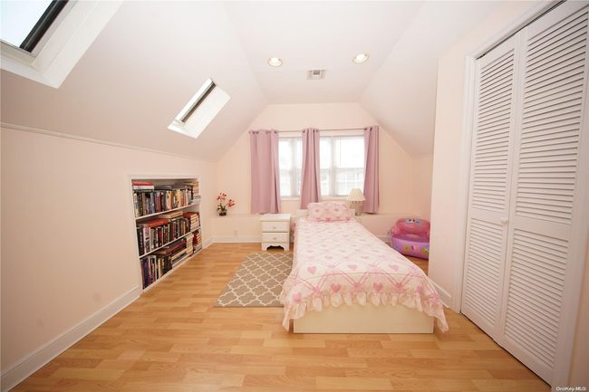 20 Birch Rd, House other with 5 bedrooms, 3 bathrooms and null parking in Malverne NY | Image 18
