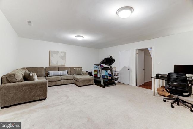 2150 Golf Course Dr, Townhouse with 3 bedrooms, 4 bathrooms and null parking in RESTON VA | Image 35