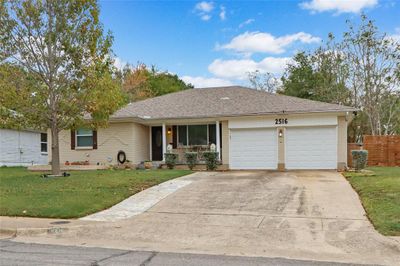 2516 Telegraph Avenue, House other with 3 bedrooms, 2 bathrooms and null parking in Dallas TX | Image 2