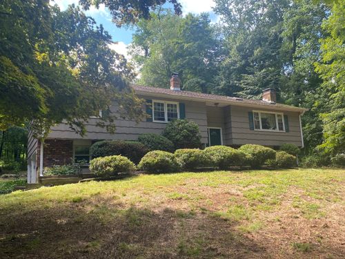 83 Birch Hill Rd, Newtown, CT, 06470-1742 | Card Image