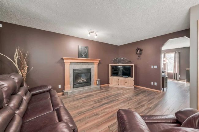 192 Stonegate Crescent Nw, Home with 4 bedrooms, 2 bathrooms and 4 parking in Airdrie AB | Image 8