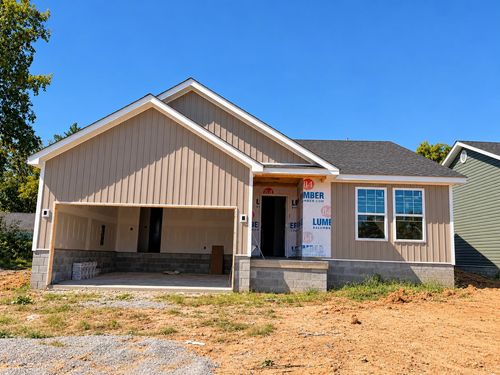 102 Brooks Dr, Danville, KY, 40422-8504 | Card Image