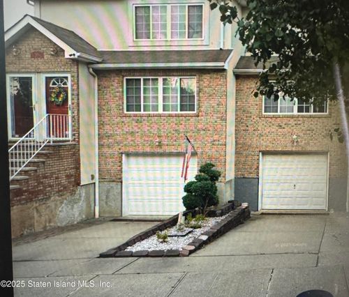 231 Gervil St, Staten Island, NY, 10309-4268 | Card Image