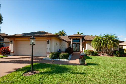 3940 Spring Garden Ln, ESTERO, FL, 33928-2394 | Card Image