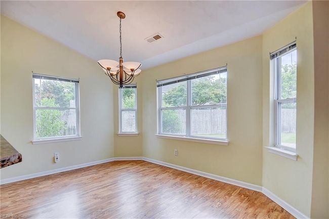 Breakfast Nook | Image 15