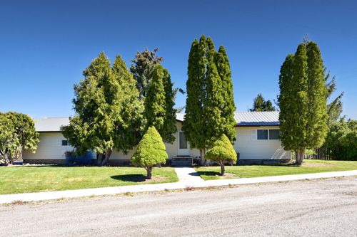 28 E 3rd St N, Downey, ID, 83234-1695 | Card Image