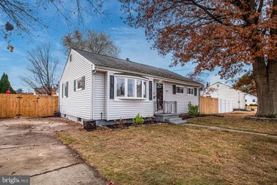 403 Daniels Avenue, House other with 3 bedrooms, 1 bathrooms and null parking in Hamilton NJ | Image 3