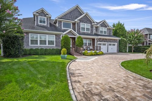 4 Spring Ln, Southampton, NY, 11968-3983 | Card Image