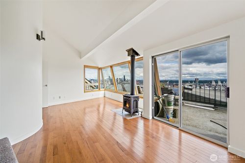 upper-2410 37th Ave Sw, Seattle, WA, 98126-2011 | Card Image