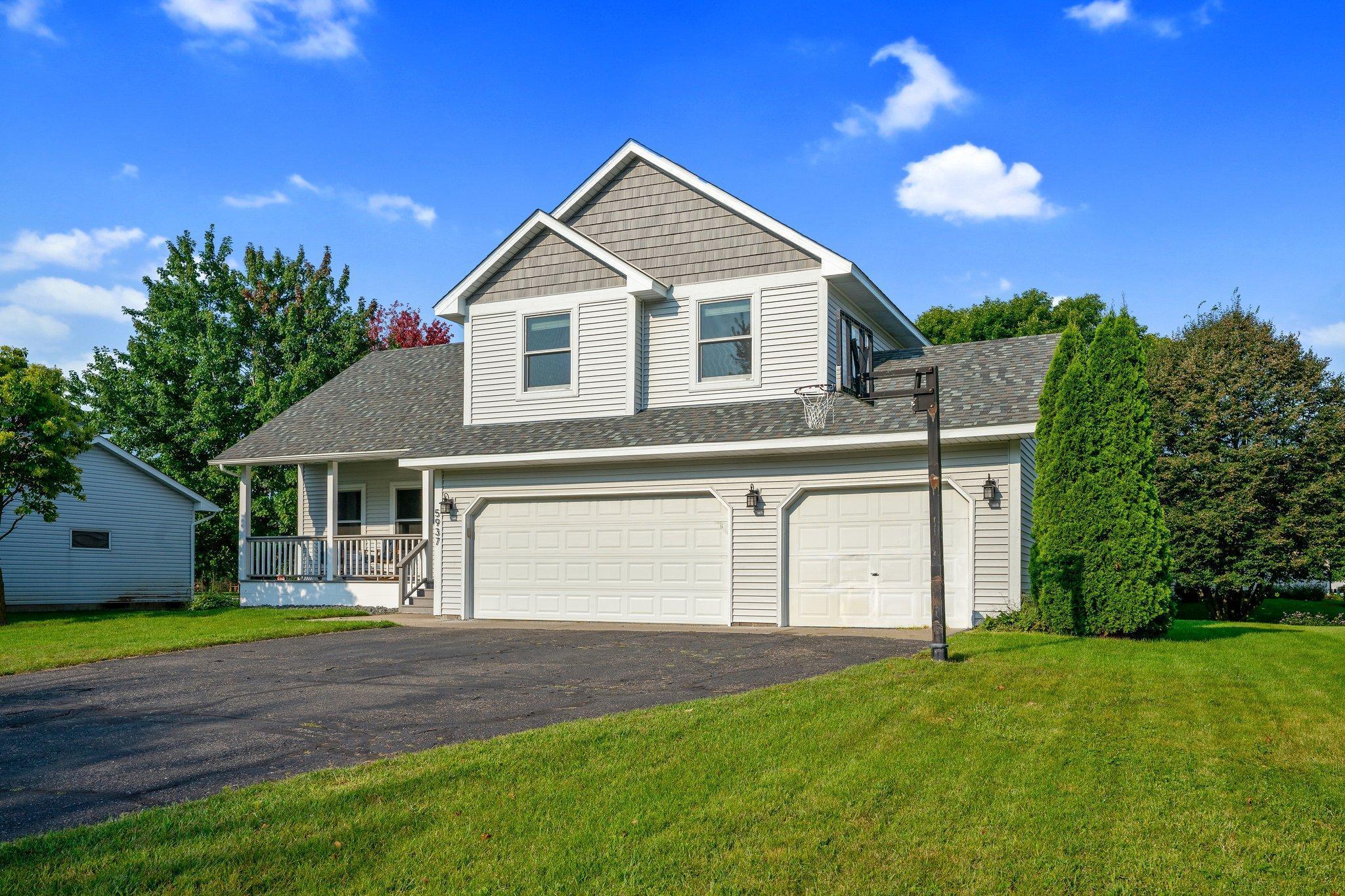 Norway Pine Ct, Saint Paul, MN 55110