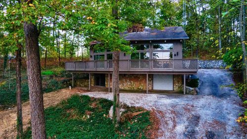 111 E Melchoir Dr S, Santa Claus, IN, 47579-6136 | Card Image