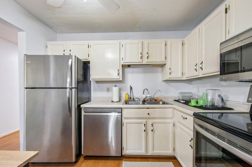 apt-110-1800 Riverwood Dr, Burnsville, MN, 55337-1366 | Card Image