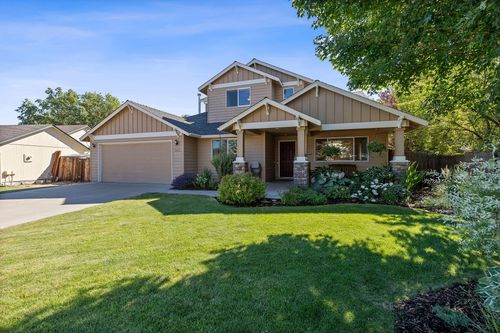 2042 Nw 22nd St, Redmond, OR, 97756-7672 | Card Image