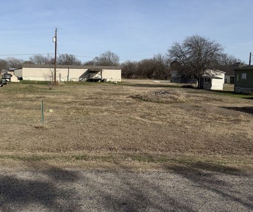 5431 Arrowhead Dr, Granbury, TX, 76048-3215 | Card Image