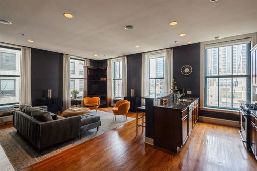 unit-603-888 S Michigan Ave, Chicago, IL, 60605-2252 | Card Image