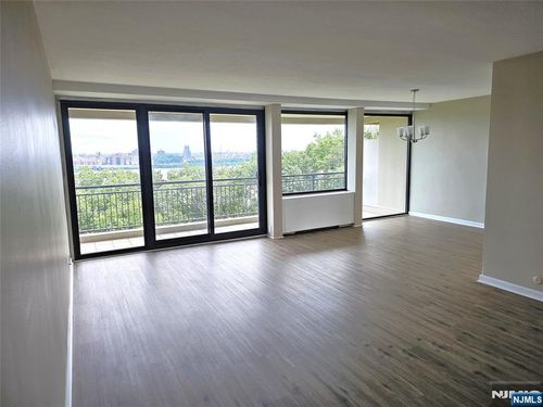 4 Horizon, Fort Lee, NJ, 07024 | Card Image