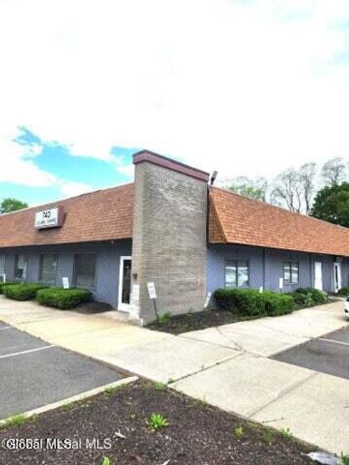 4-743 Columbia Tpke, East Greenbush, NY, 12061-2266 | Card Image