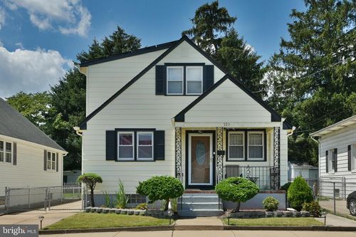 323 Hutchinson St, Hamilton, NJ, 08610-5853 | Card Image