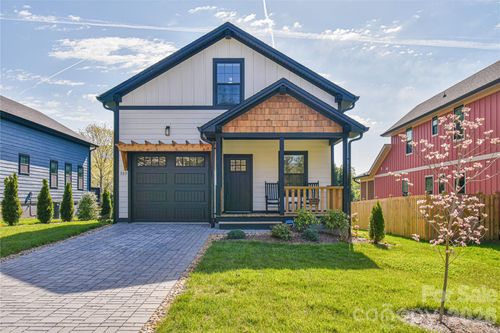 310 Portmanvilla Rd, Black Mountain, NC, 28711-3130 | Card Image