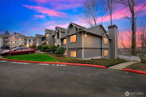apt-d215-901 Sunset Blvd Ne, Renton, WA, 98056-8701 | Card Image