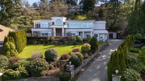 1087 Totemwood Lane, Victoria, BC, V8X5E3 | Card Image