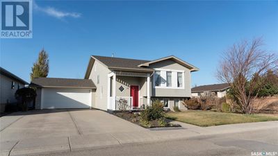 115 Caldwell Dr, House other with 3 bedrooms, 2 bathrooms and null parking in Yorkton SK | Image 2