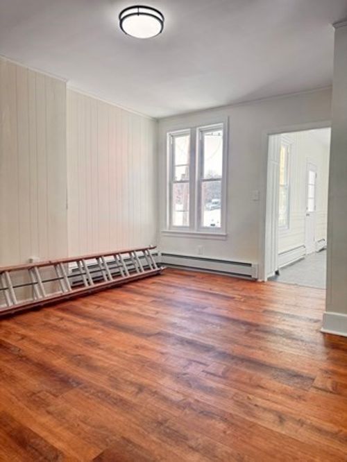 1-121 Newton St, Holyoke, MA, 01040-5227 | Card Image