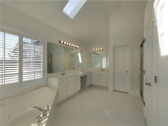 11365 Donnington Dr, House other with 5 bedrooms, 4 bathrooms and null parking in Duluth GA | Image 28