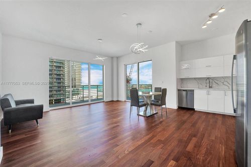 2202-234 Ne 3rd St, Miami, FL, 33132-2215 | Card Image