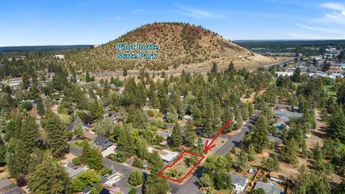 608 Ne 10th St, Bend, OR, 97701-4739 | Card Image