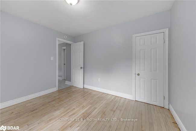 9 Sunnidale Rd, Home with 4 bedrooms, 2 bathrooms and 6 parking in Barrie ON | Image 25