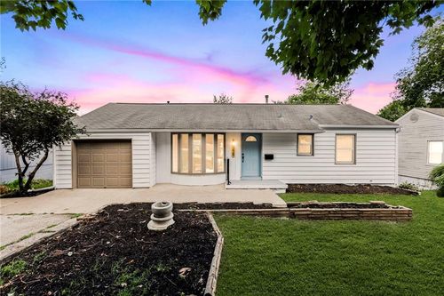 6229 Cedar St, Mission, KS, 66205-3037 | Card Image