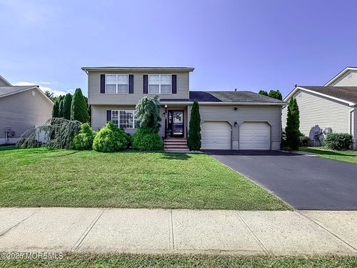 22 Abraham Dr, Howell, NJ, 07731-3512 | Card Image