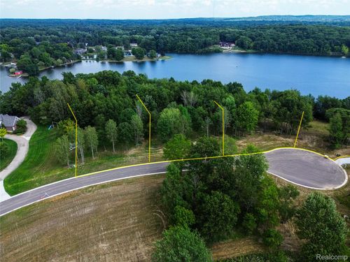 5 Lakeshore Dr, Goodrich, MI, 48438 | Card Image