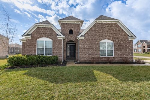 9501 Flatrock Dr, Centerville, OH, 45458-3781 | Card Image