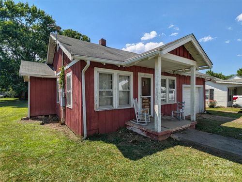 261 Westwood Cir, Waynesville, NC, 28786-2056 | Card Image