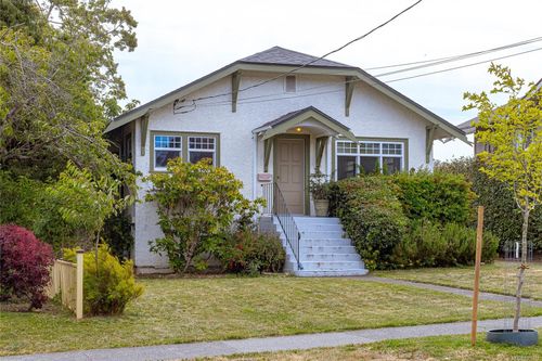 129 Linden Ave, Victoria, BC, V8V4E2 | Card Image