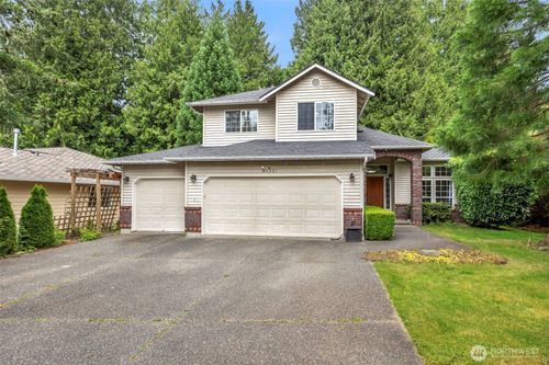 18331 E Country Club Dr, Arlington, WA, 98223-5996 | Card Image